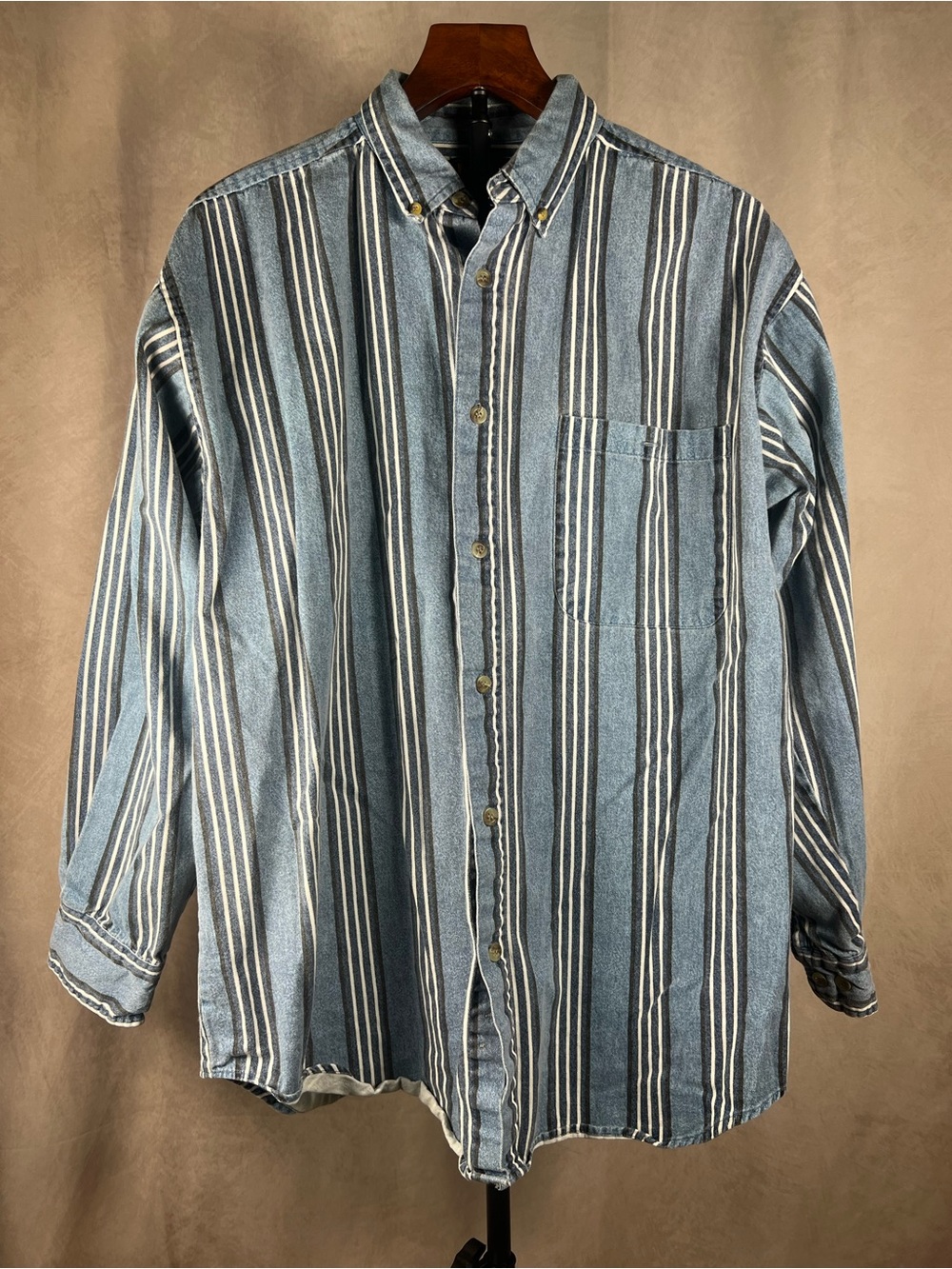 Faded Glory Men’s Large Blue Striped Denim Button Up Shirt